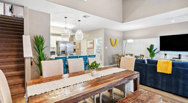 Large Pool, Near the Beach, 5 Bedroom, Pet-Friendly, Patio, Grill — photo 3