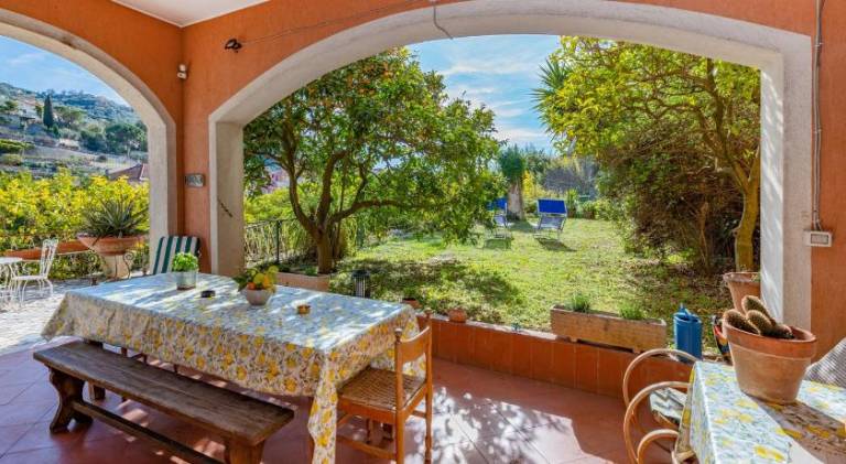 Villa with 3 rooms for 7 persons in Finale Ligure