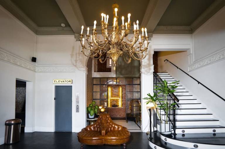 H Hotel