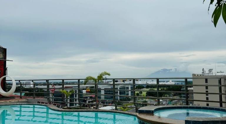 Executive Staycation — photo 3