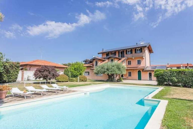 Casa  Oleggio