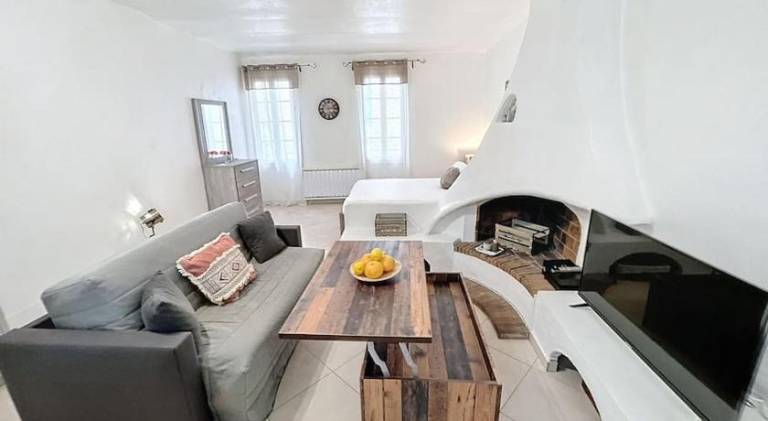 Rental apartment with 1 room for 3 persons in Vence