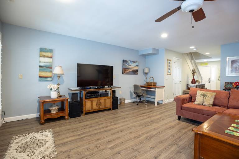 225 Evian: New to Market! Pet Friendly Villa. Free Bikes, Tennis, Pool — photo 4