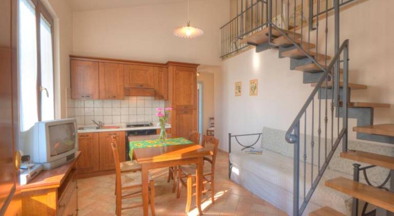 Serviced apartment with barbeque, yard & hot tub | Pets are welcome — photo 4