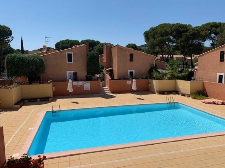 Vacation home with pool in Agde
