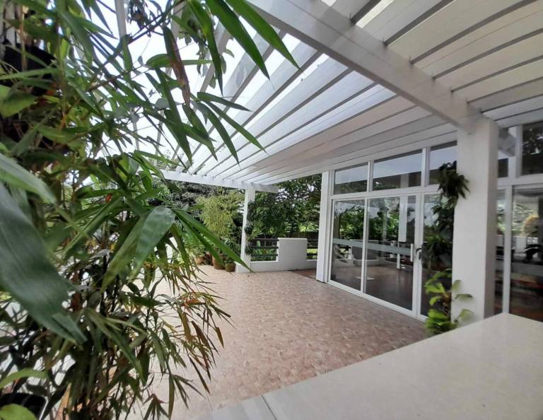 House with yard, pool & BBQ | Suitable for remote work — photo 3