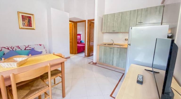 Serviced apartment with garden — photo 2