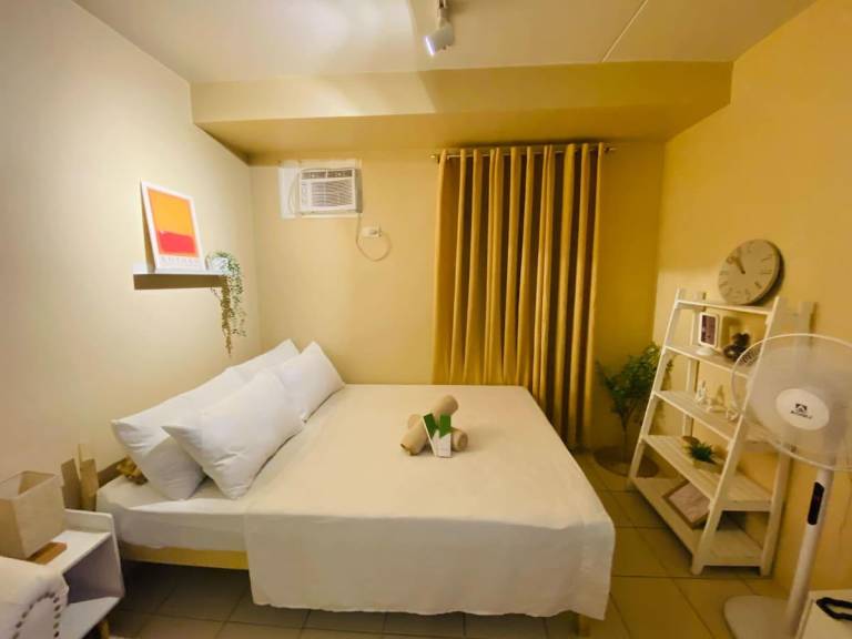 House North Bay Boulevard North