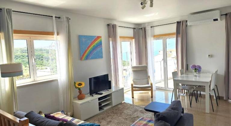 Fully equipped lovely house with terrace | Pet-friendly in Leiria
