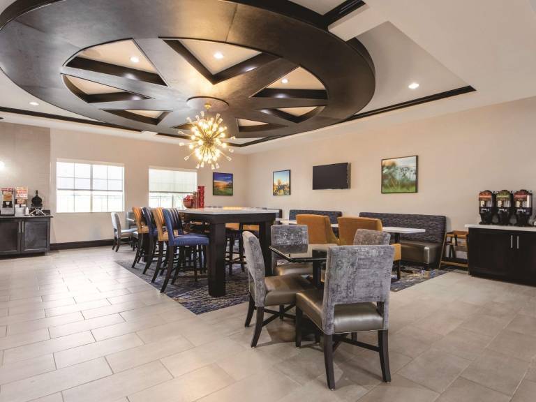 La Quinta Inn & Suites by Wyndham McKinney — photo 4