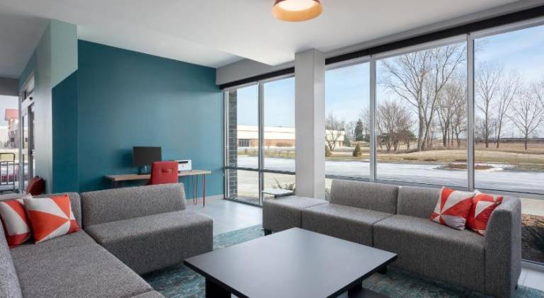 Avid Hotel Oak Creek By IHG — photo 3