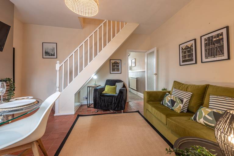 Cosy Chester home from home sleeps 5 by Restfully