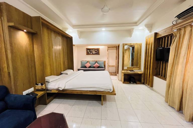 Hotel Shripad Continental