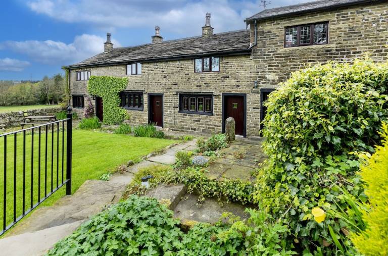 Cottage Bolton