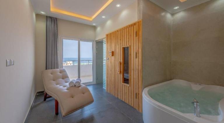 Villa with hot tub & pool — photo 3