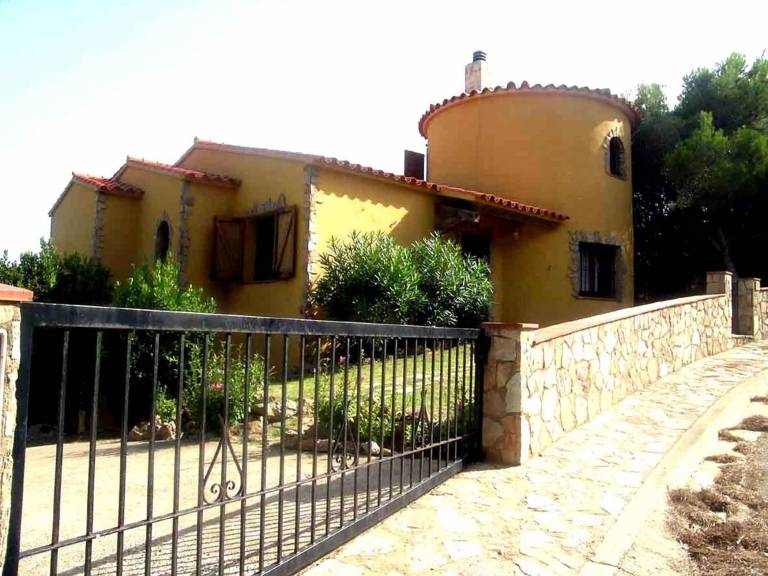 Villa with garden, private pool & barbeque | Mountain view — photo 3