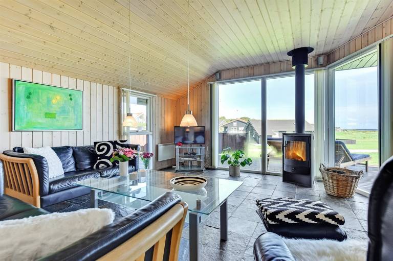 Fully equipped nice vacation home with patio, jacuzzi & sauna | Sea view | Beach nearby | Pets allowed — photo 5