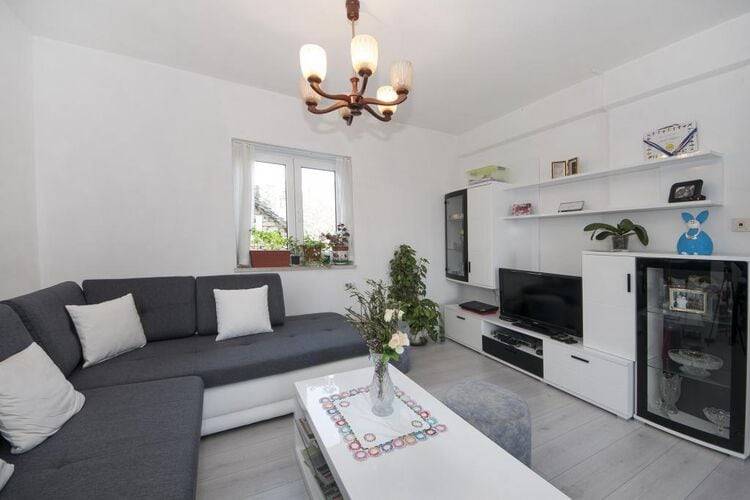 Fully equipped ample rental apartment with patio & barbeque | Sea view | Pet-friendly — photo 2