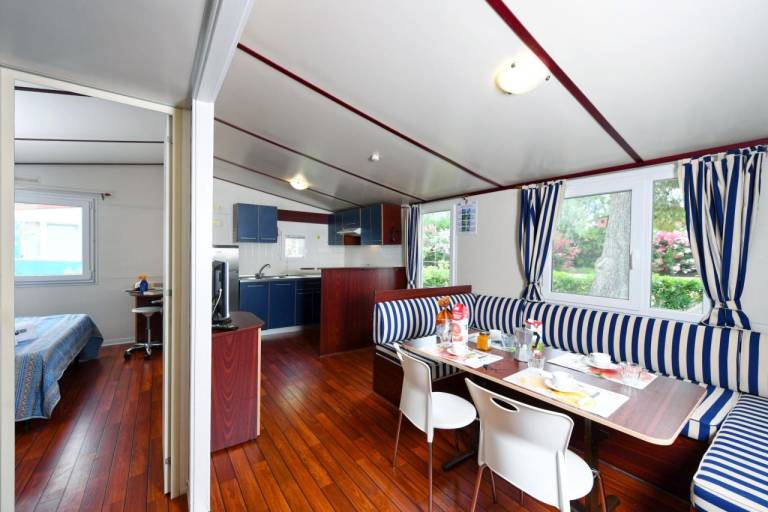 Family-friendly charming vacation home with pool & terrace | Close to the beach | Dogs allowed — photo 3