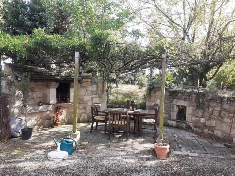 Holiday Home 'Pey Sud' with Mountain View, Private Terrace and Wi-Fi in Agen