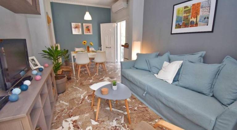 Apartment with terrace — photo 2