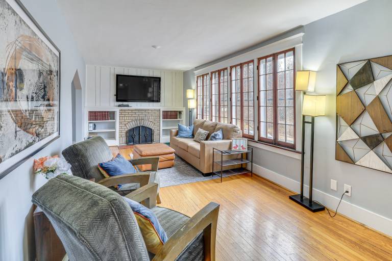 Lakeside Clifton Heights Home Near Forest Park — photo 5