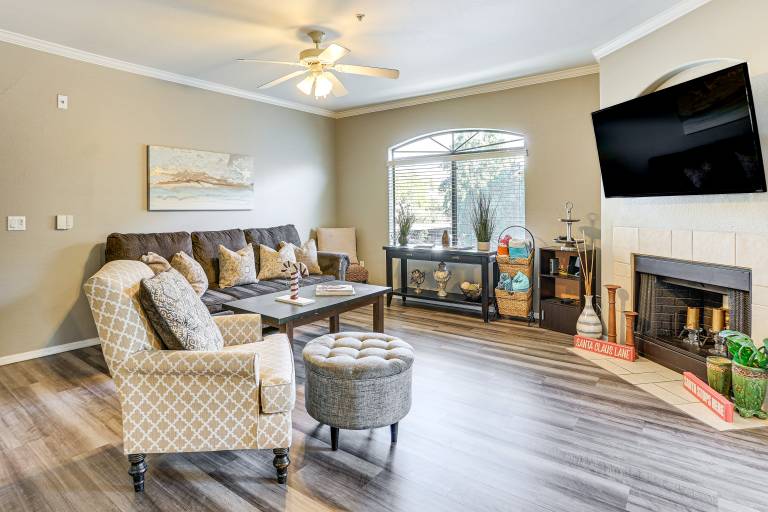 Close to Golfing & Shopping Condo in Scottsdale
