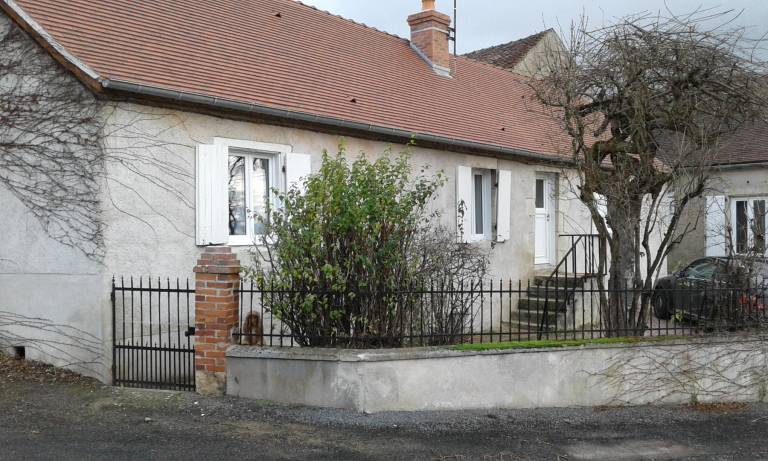 Gite with patio & yard — photo 2