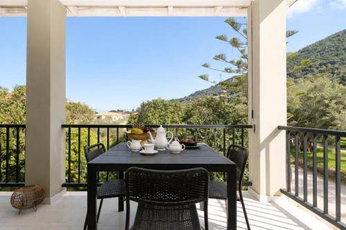 Vacation home with patio & yard — photo 5
