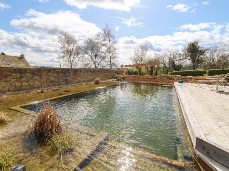 Child-friendly cottage with pool, patio & sauna | Pets allowed — photo 3