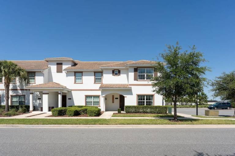 House with private pool — photo 4