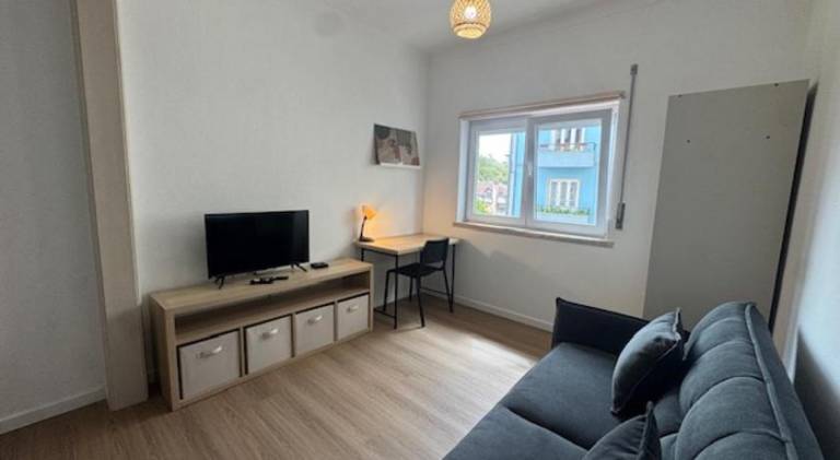 Holiday apartment with 2 rooms for 6 persons in Leiria