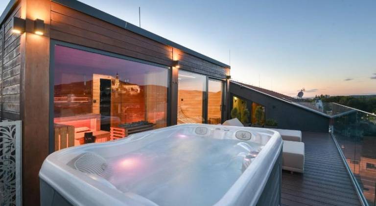 Boutique HOTEL11 (with ROOFTOP SPA) — photo 2