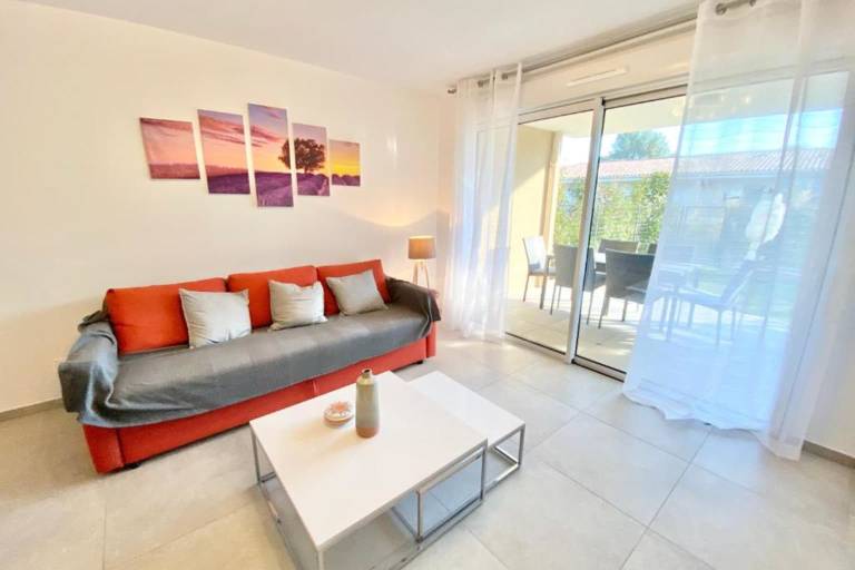 Children-friendly rental apartment with pool, terrace & yard | Dogs allowed — photo 4