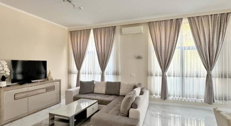 Rental apartment with jacuzzi & pool in Sunny beach