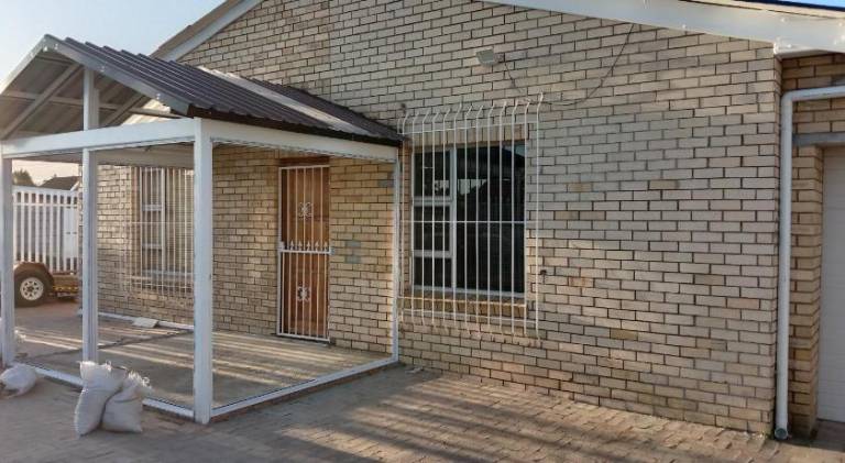 300 m&sup2; Ferienhaus