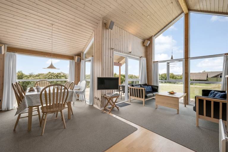 Fully equipped vacation home with sauna, hot tub & terrace | Close to the beach | Pet-friendly — photo 5