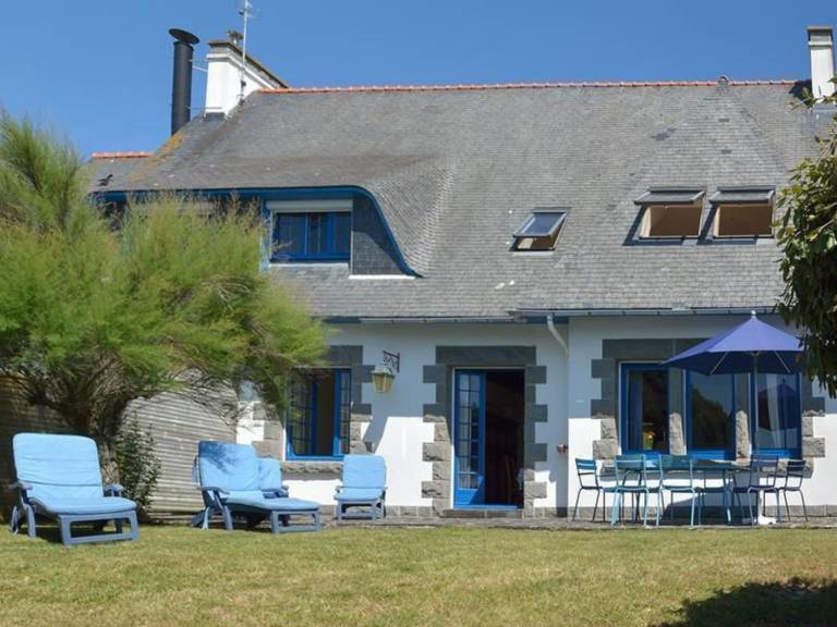 Fully equipped house with terrace, BBQ & yard | Close to the beach | Pets are welcome — photo 2