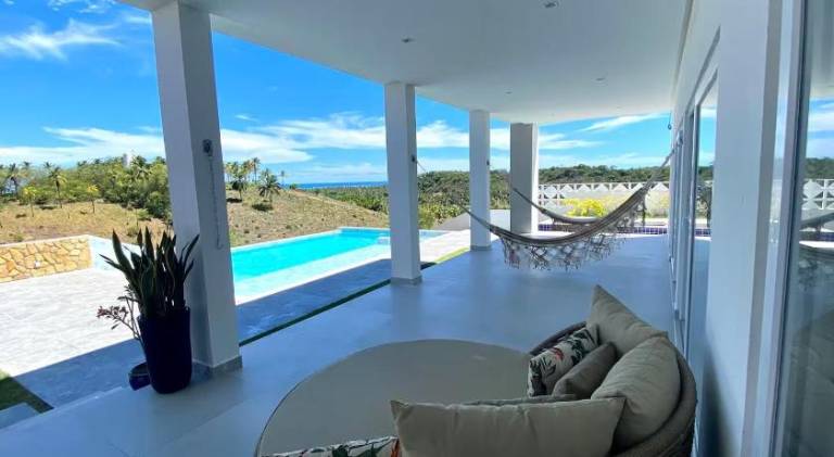 House with pool & hot tub — photo 2