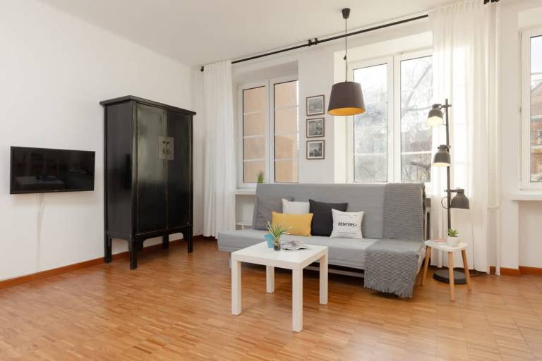 Studio | Next to Royal Castle — photo 3