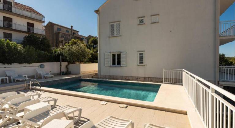 Apartment with pool in Konavle