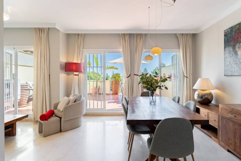 Apartment 'Lechuza Elviria Marbella 2' with Shared Pool, Wi-Fi and Air Conditioning — photo 5