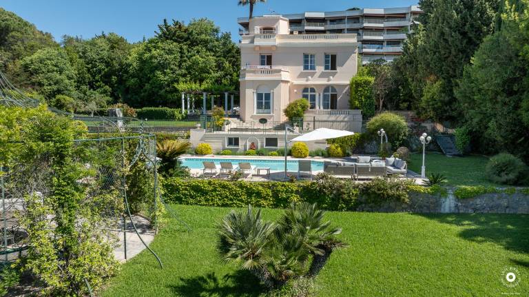Villa with private pool, terrace & garden | Garden view — photo 5