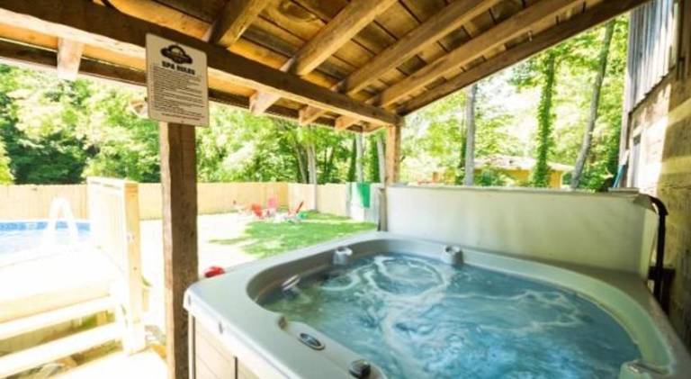 House with jacuzzi & pool | Pet-friendly — photo 3