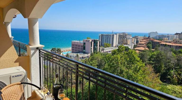 Holiday apartment with pool — photo 4