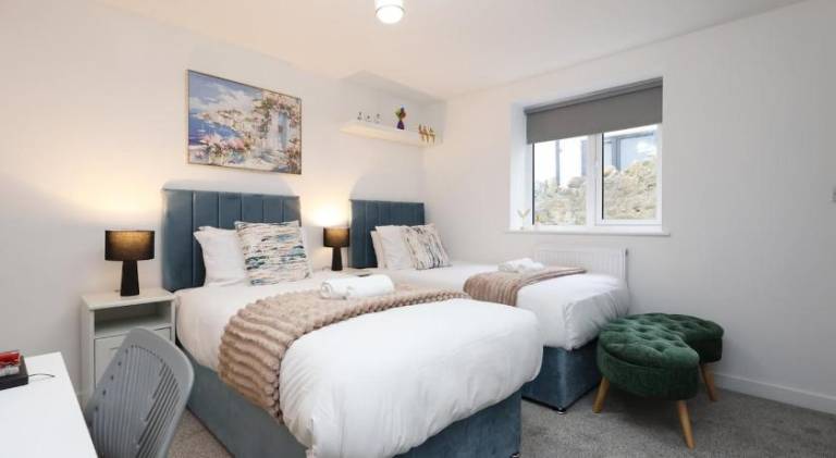 Newly Built Spacious & Central 2 Bedroom 2 Bathroom City Centre Apartment with Terrace — photo 2