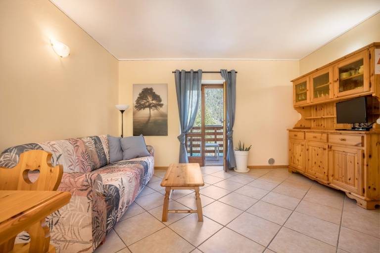 Farmhouse 'Agriturismo Val D' Egoi App 2' with Mountain View, Shared Garden and Wi-Fi in Tremosine