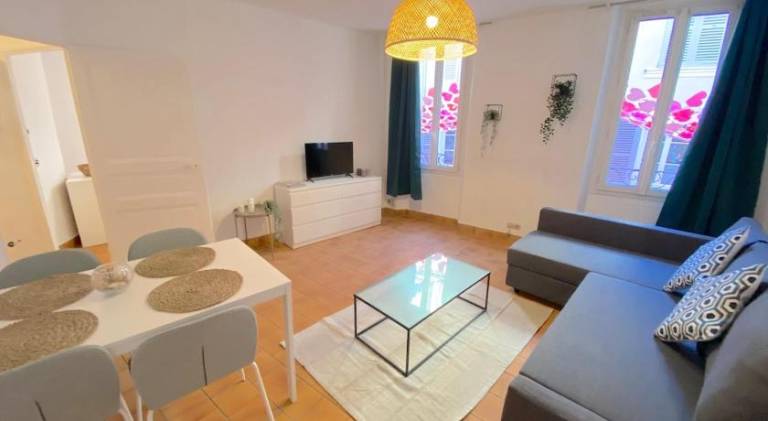 Holiday apartment with terrace & yard — photo 2