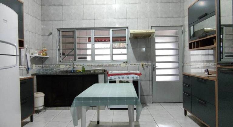 House with pool — photo 3