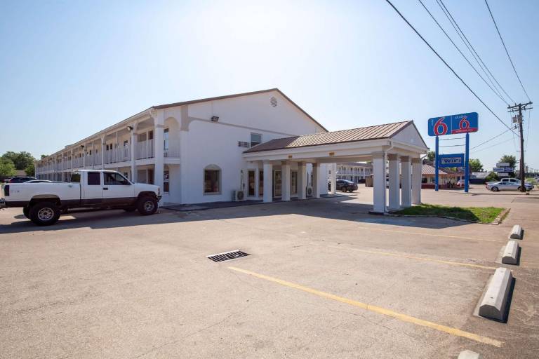 Studio 6 Bryan, TX - University Area in Bryan, TX
